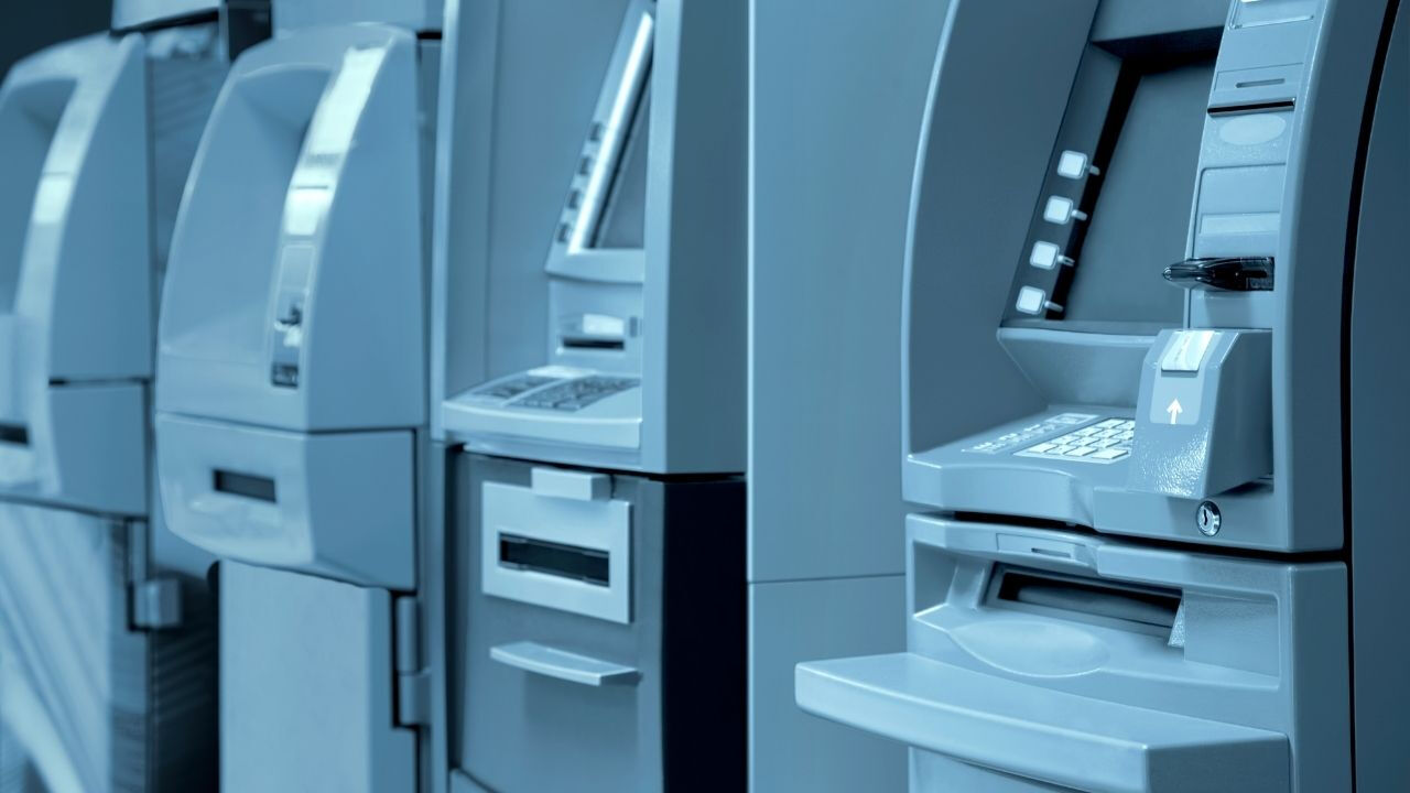 Dolandırıcılıkla mücadelede 3 kez yanlış şifre girince ATM, kartı yutacak - 1. Resim