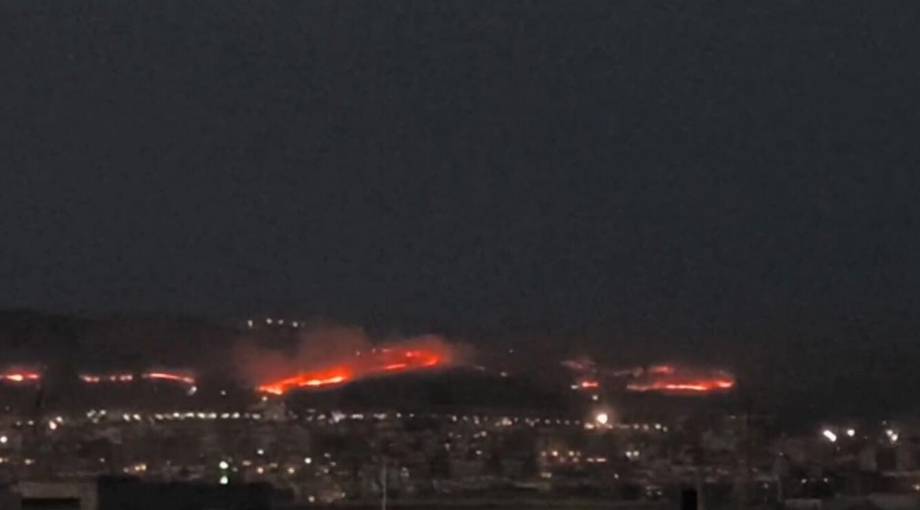 Dün gece Göbeklitepe'ye 7 km uzakta başlayan makilik alandaki yangın söndürüldü Dün gece Göbeklitepe'ye 7 km uzakta başlayan makilik alandaki yangın söndürüldü - 2. Resim
