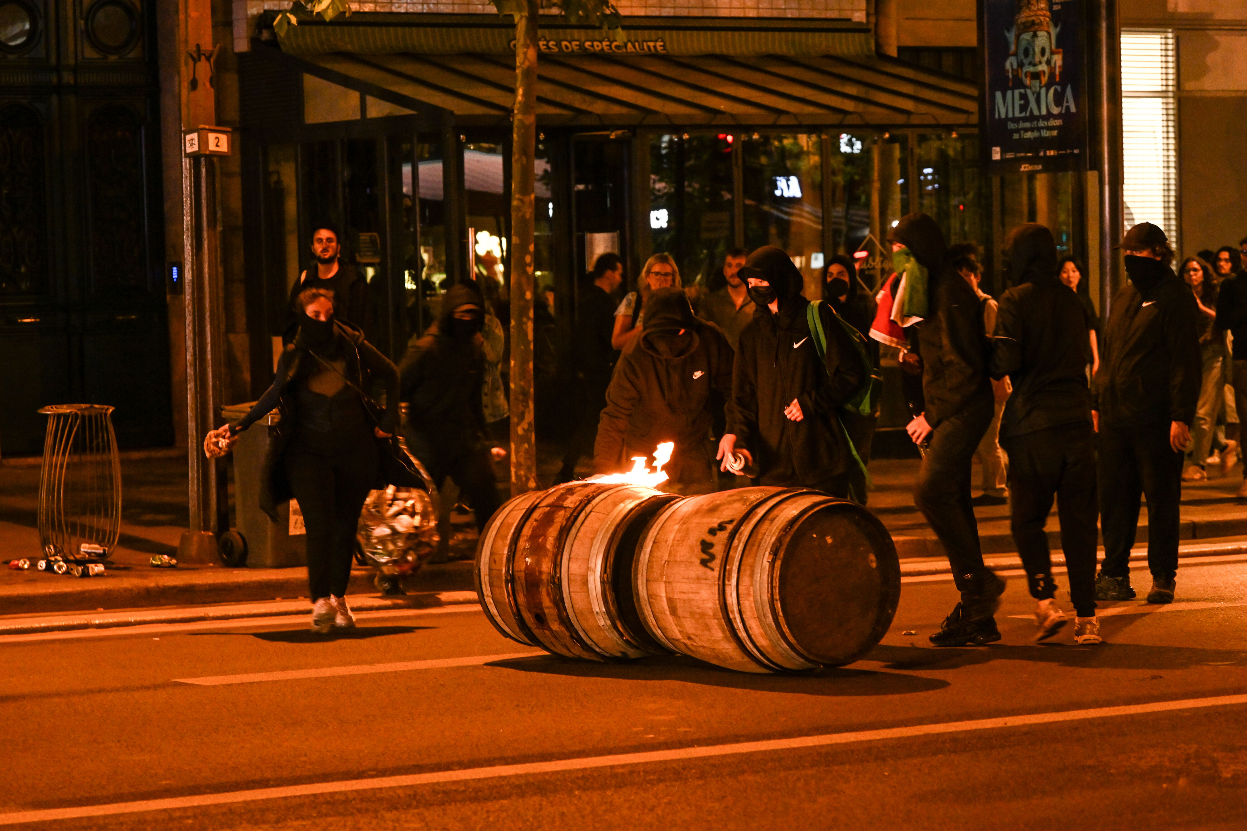Fransa'da sol ittifak kazandı aşı sağ karşıtları Paris'i savaş alanına çevirdi - 4. Resim