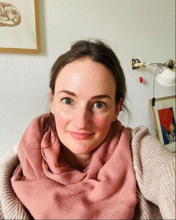 Meryem Uzerli’nin kız kardeşini görenler şaşırdı! "İkiz gibiler" - 2. Resim