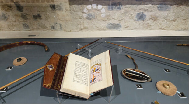 Ok yaydan  çıktı eşsiz kitaplara dönüştü! Okçuluk “hazineleri” sergileniyor - 2. Resim