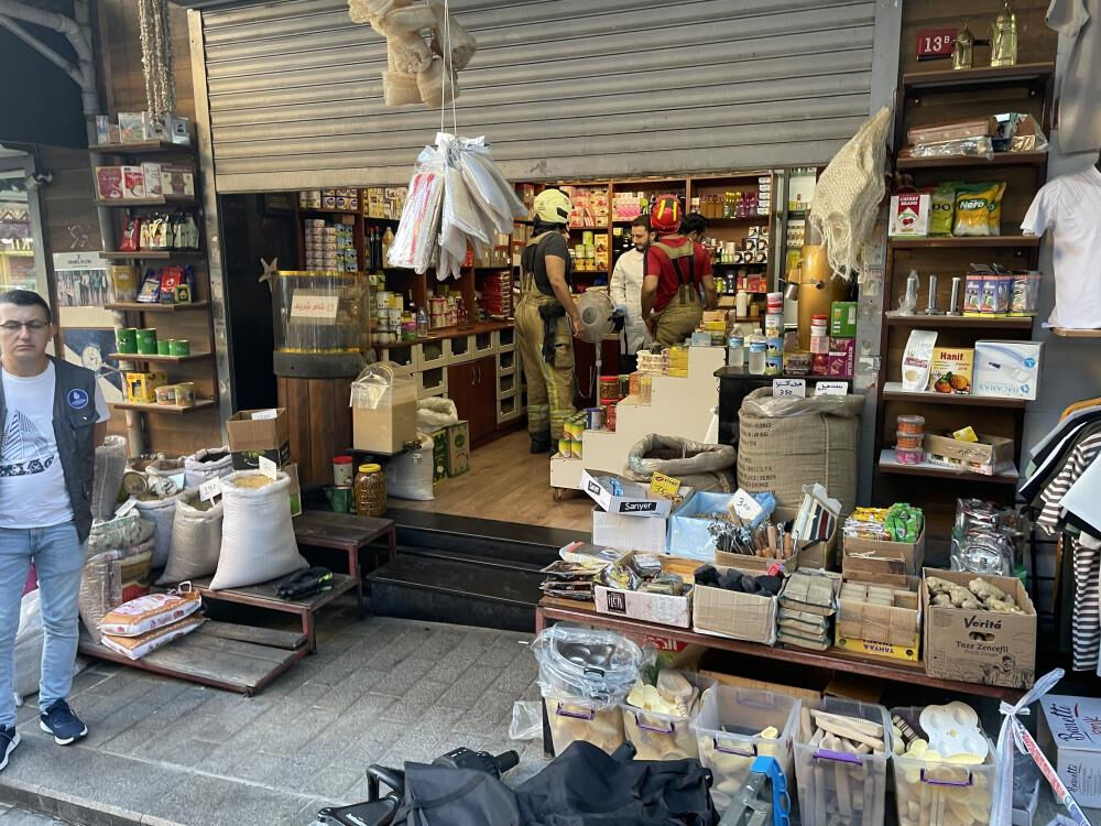 İstanbul'da feci iş kazası! Başı yük asansörüne sıkışan genç işçi canından oldu İstanbul'da feci iş kazası! Başı yük asansörüne sıkışan genç işçi canından oldu - 1. Resim