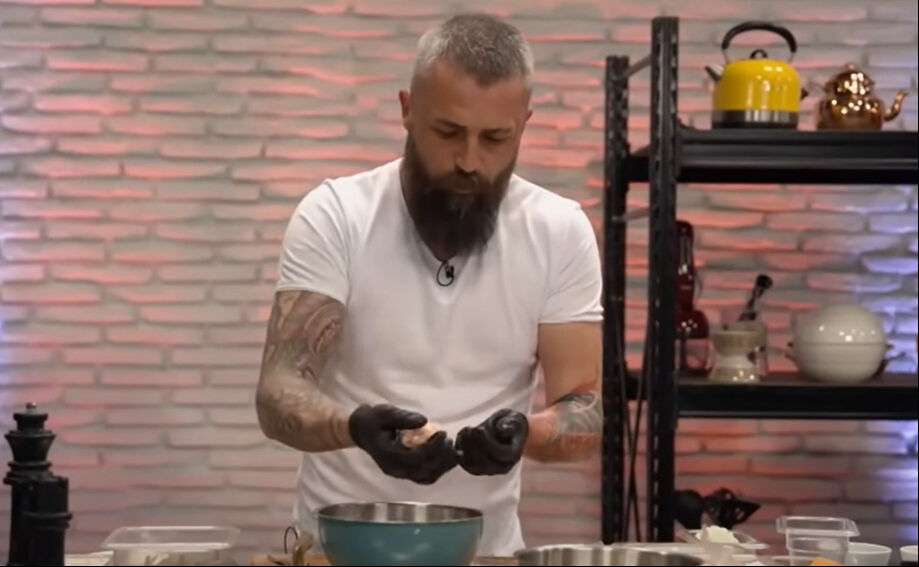 Masterchef Aytaç Onan, 7 yıl boyunca oyunculuk ve seslendirme yaptı - 1. Resim