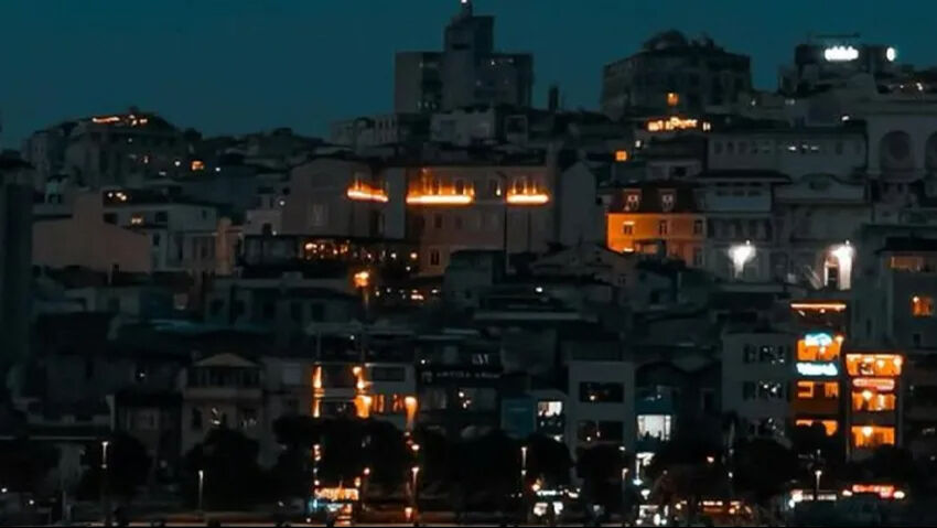 Özgür Özel'in çağrısıyla başlayan Işık açma-kapama eylemi sona erdi - 1. Resim