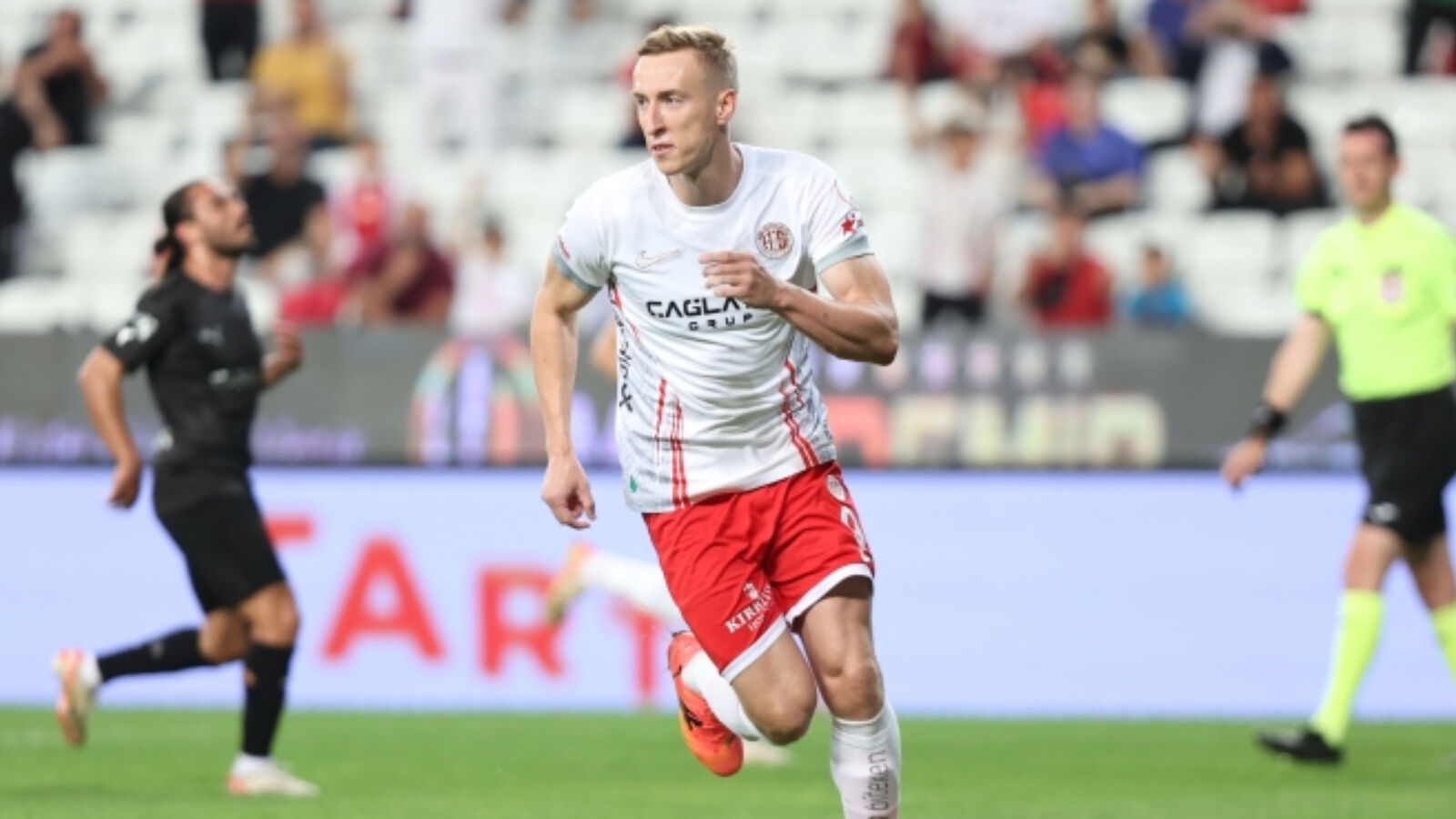 Adam Buksa'nın yeni takımı belli oldu! İşte bonservis bedeli Adam Buksa'nın yeni takımı belli oldu! İşte bonservis bedeli - 1. Resim