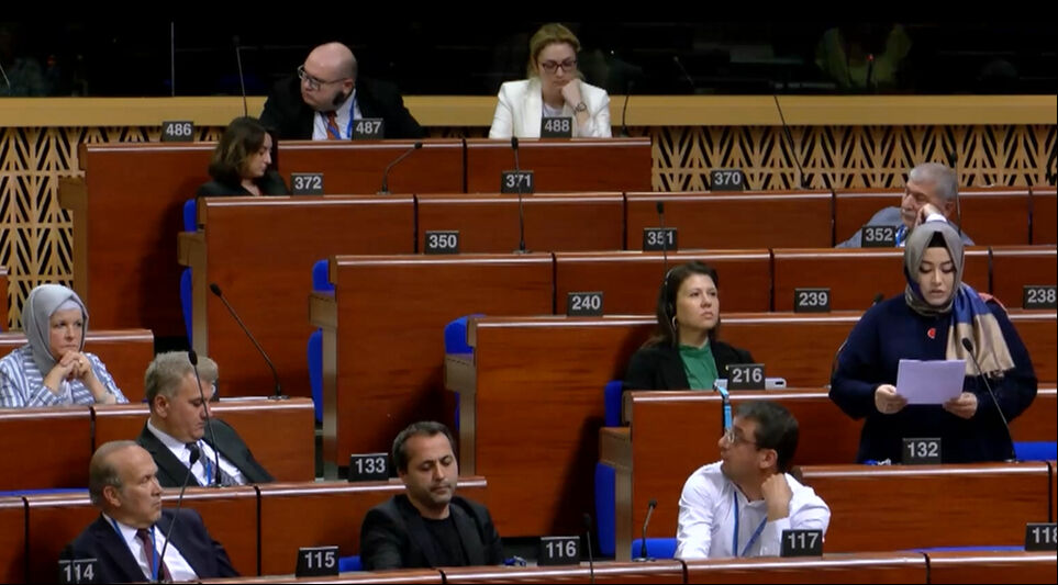 AK Parti İstanbul Milletvekili Sena Nur Çelik Kanat Fransa'daki Avrupa Konseyi Parlamenterler Meclisi'nde İsrail yandaşlarına tepki gösterdi AK Parti İstanbul Milletvekili Sena Nur Çelik Kanat Fransa'daki Avrupa Konseyi Parlamenterler Meclisi'nde İsrail yandaşlarına tepki gösterdi - 2. Resim