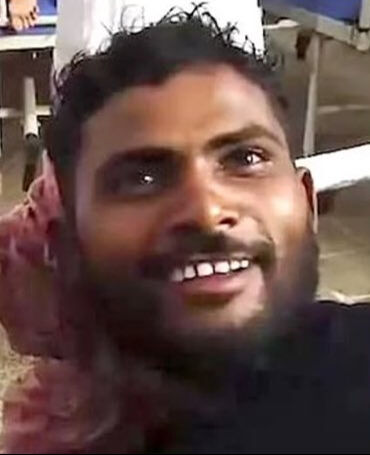 Akıllara durgunluk veren olay! Kendisine saldıran yılanı iki kez ısırarak öldürdü Akıllara durgunluk veren olay! Kendisine saldıran yılanı iki kez ısırarak öldürdü - 1. Resim