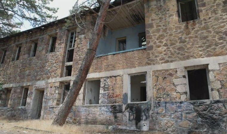 Başkentin 'Cinli köyü'! Yaşayan tek bir insan bile kalmadı Başkentin 'Cinli köyü'! Yaşayan tek bir insan bile kalmadı - 2. Resim