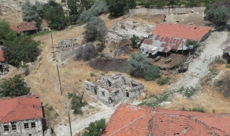 Başkentin 'Cinli köyü'! Yaşayan tek bir insan bile kalmadı Başkentin 'Cinli köyü'! Yaşayan tek bir insan bile kalmadı - 1. Resim