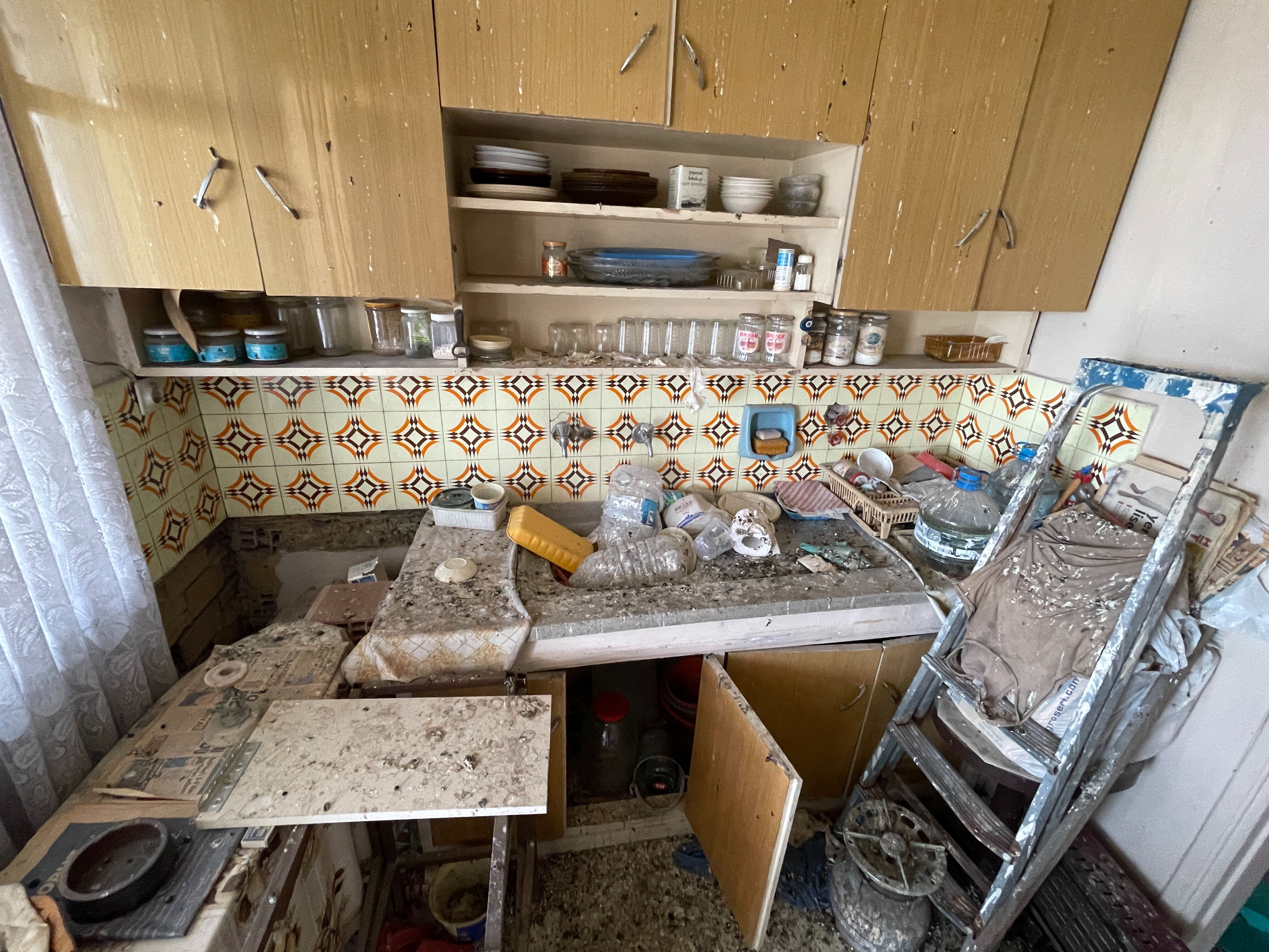 Çöp evi temizlenen kadın: Evi onlar kirletti ben değil Çöp evi temizlenen kadın: Evi onlar kirletti ben değil - 2. Resim