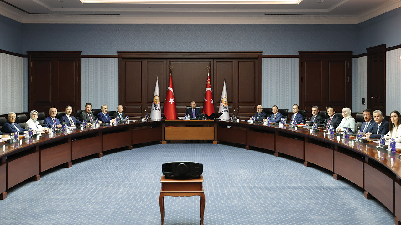 Cumhurbaşkanı Erdoğan'dan MYK'da başıboş köpek talimatı! Uyutma Meclis'ten ne zaman geçecek? - 1. Resim