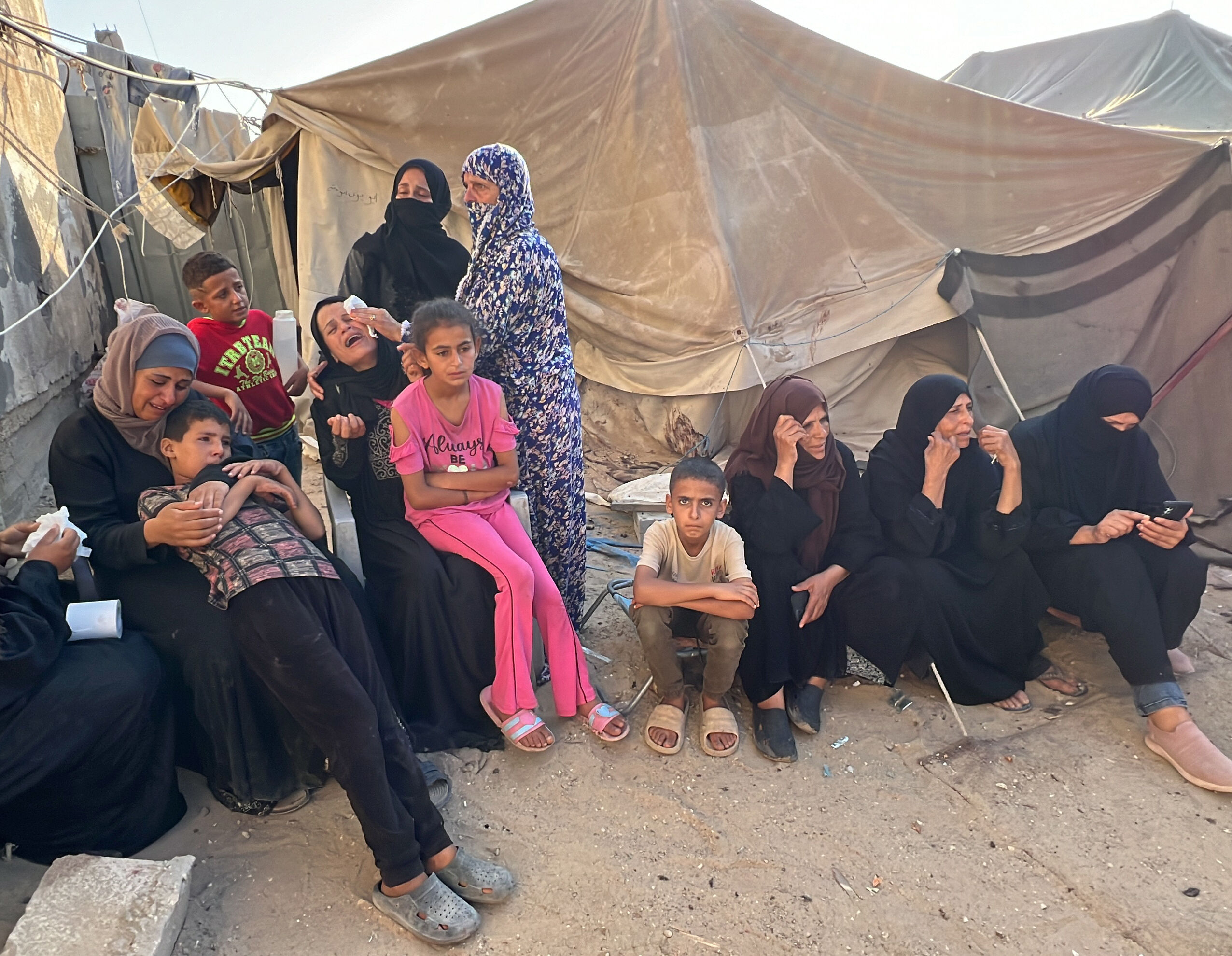 İsrail okul vurarak Filistinli çocukları öldürdü - 1. Resim