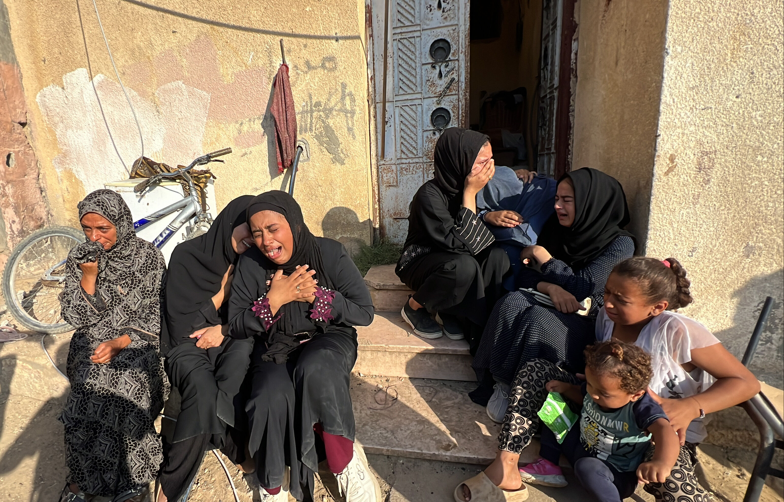 İsrail okul vurarak Filistinli çocukları öldürdü - 3. Resim