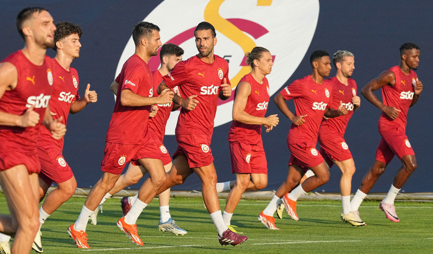 Okan Buruk'tan transfer açıklaması! Avusturya kampında taraftarı sevindiren haberi verdi - 1. Resim