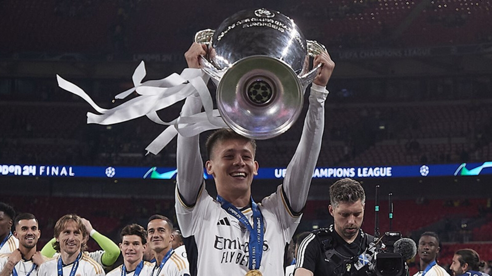 Real Madrid'de sürpriz Arda Güler gelişmesi! İspanyollar resmen açıkladı Real Madrid'de sürpriz Arda Güler gelişmesi! İspanyollar resmen açıkladı - 1. Resim