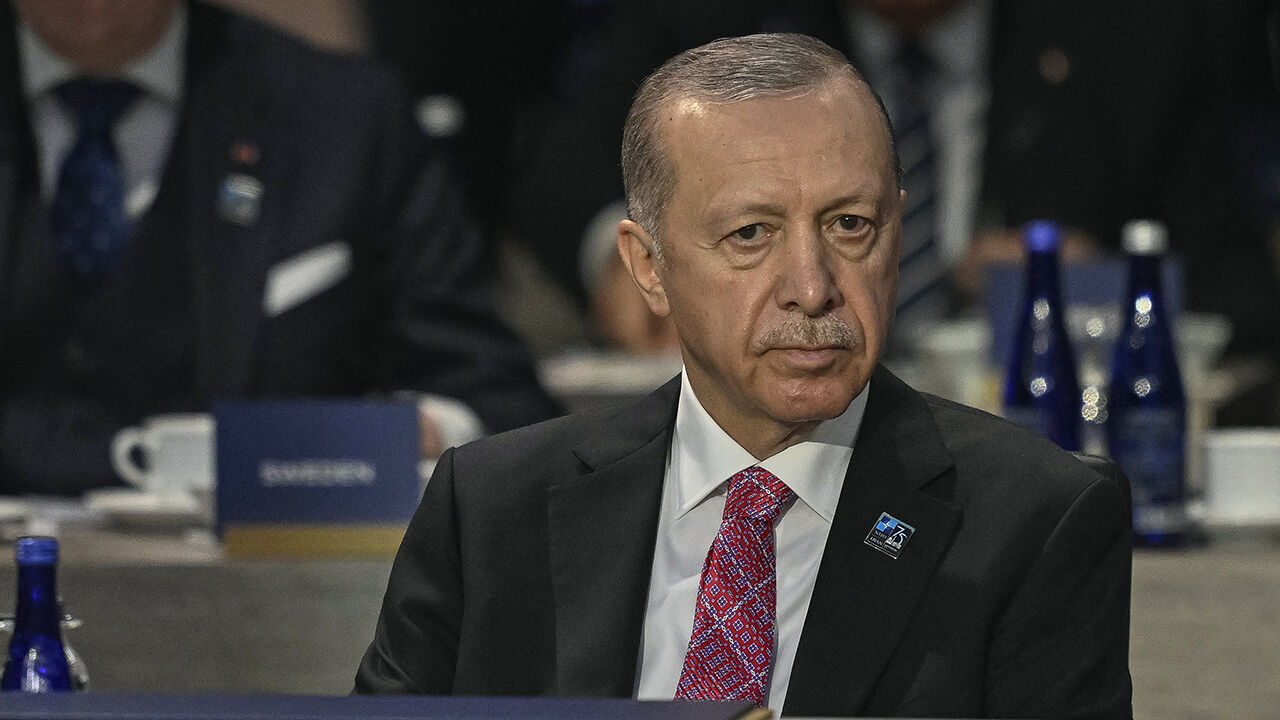 Cumhurbaşkanı Erdoğan ABD dergisi Newsweek'te Biden'ı topa tuttu: ABD yönetimi İsrail'e en büyük desteği vermektedir Cumhurbaşkanı Erdoğan ABD dergisi Newsweek'te Biden'o topa tuttu: ABD yönetimi İsrail'e en büyük desteği vermektedir - 2. Resim