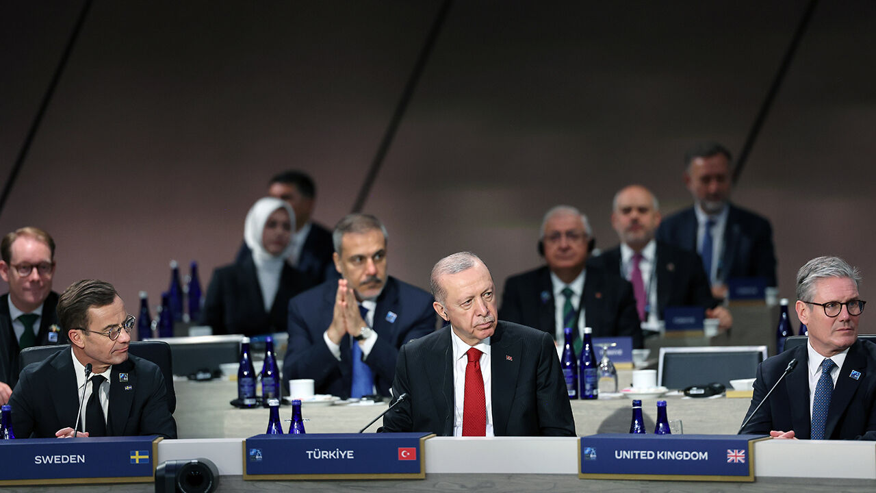 Cumhurbaşkanı Erdoğan ABD dergisi Newsweek'te Biden'ı topa tuttu: ABD yönetimi İsrail'e en büyük desteği vermektedir Cumhurbaşkanı Erdoğan ABD dergisi Newsweek'te Biden'o topa tuttu: ABD yönetimi İsrail'e en büyük desteği vermektedir - 4. Resim
