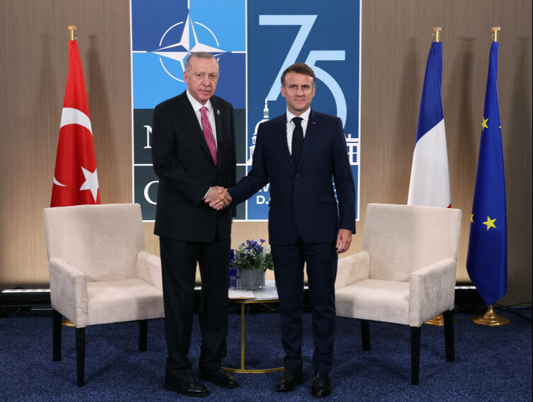 Erdoğan NATO liderler zirvesinde! Toplantı sonrası ikili görüşmeler başladı - 1. Resim