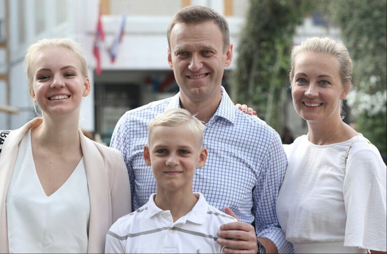 Rusya, cezaevinde ölen muhalif Navalnıy'ın eşini terörist listesine aldı - 1. Resim