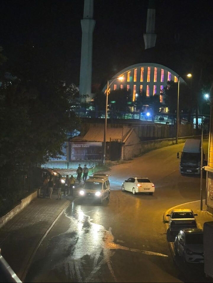 Sakarya'da gençlerin 'Kız' kavgası kanlı bitti, ölü ve yaralılar var Sakarya'da gençlerin 'Kız' kavgası kanlı bitti, ölü ve yaralılar var - 1. Resim