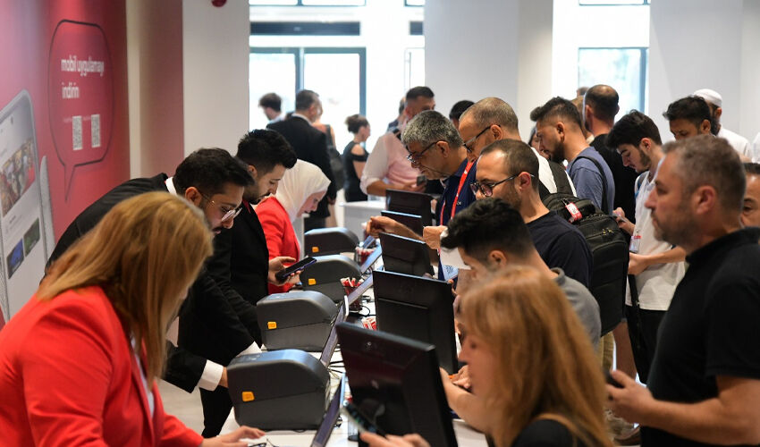 T.C. Sanayi ve Teknoloji Bakanı F İstanbul&rsquo;un a&ccedil;ılışını ger&ccedil;ekleştirdi - 2. Resim