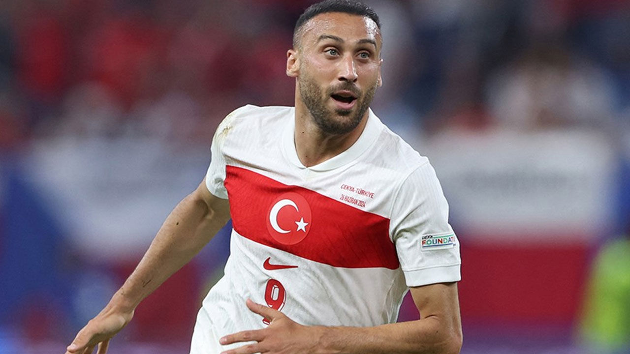 Cenk Tosun Fenerbahçe'de! Sözleşme detayları belli oldu Cenk Tosun Fenerbahçe'de! Sözleşme detayları belli oldu - 1. Resim
