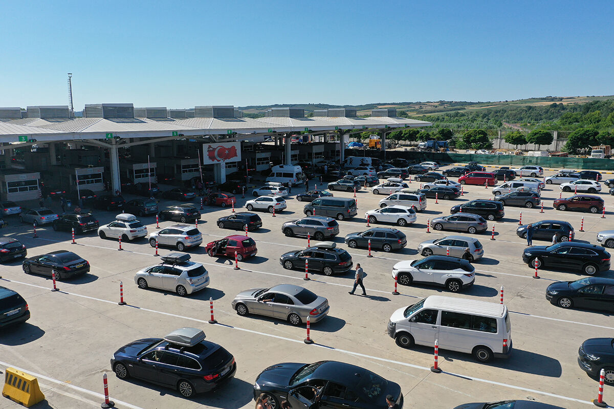 Gurbet&ccedil;i g&ouml;revini yaptı, tatile geliyor! Kapıkule yine rekor kırdı... - 1. Resim