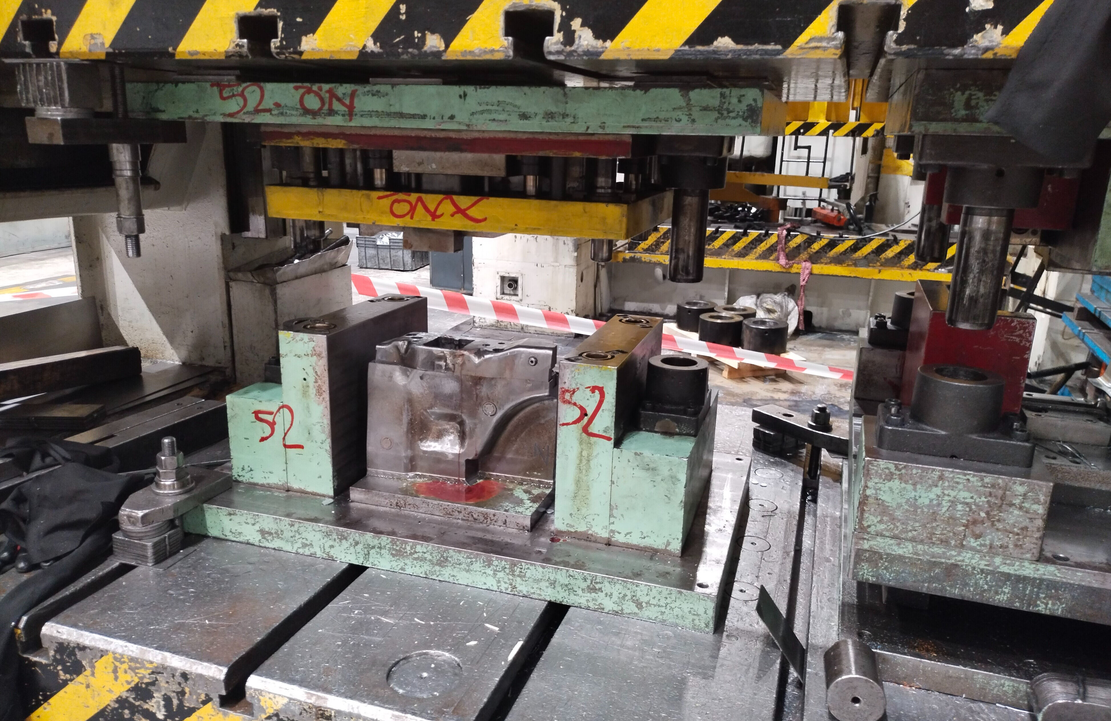 Kadın işçinin eli koptu! İş yerinde tüyler ürperten kaza - 1. Resim