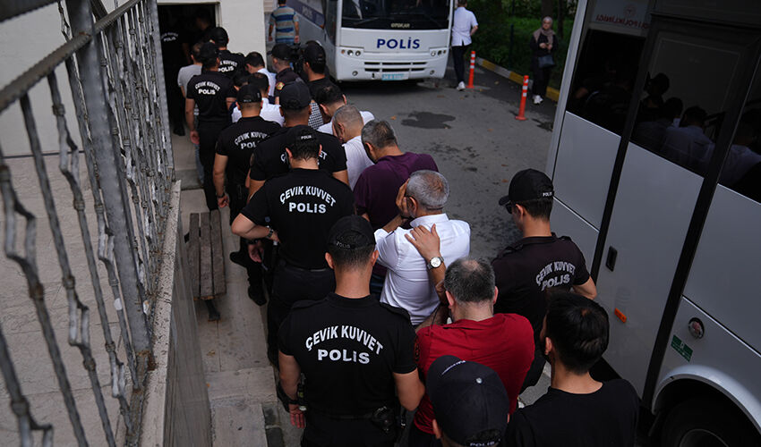 Neslim ve İnanç Güngen çifti ‘kara para’dan adliyede! Gözyaşlarına engel olamadı - 3. Resim