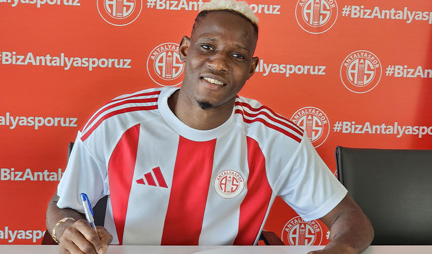 Süper Lig ekibi transferi duyurdu! Moussa Djenepo resmi imzayı attı Süper Lig ekibi transferi duyurdu! Moussa Djenepo resmi imzayı attı - 1. Resim
