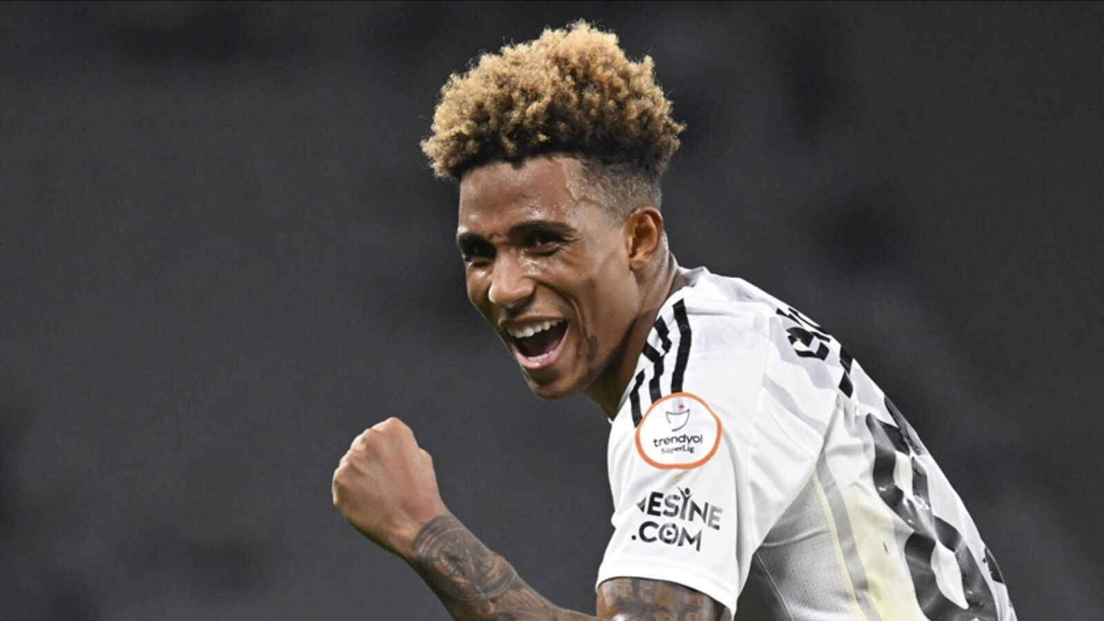 Beşiktaş'a Gedson Fernandes şoku! Yıldız oyuncunun Zenit'e transferi iptal oldu Beşiktaş'a Gedson Fernandes şoku! Yıldız oyuncunun Zenit'e transferi iptal oldu - 1. Resim