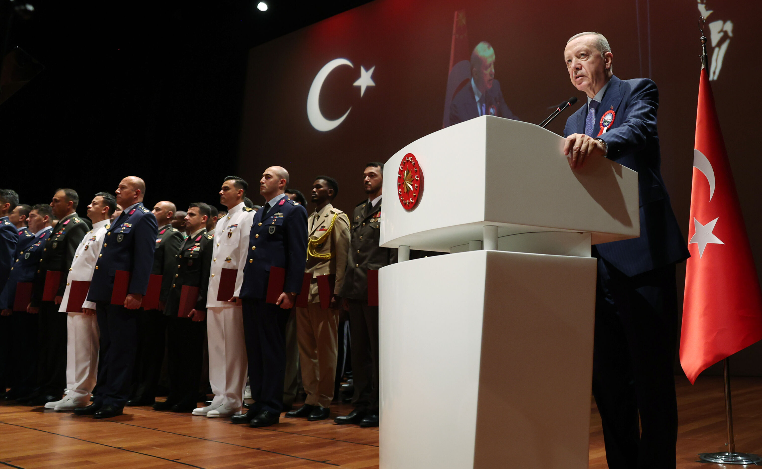 Cumhurbaşkanı Erdoğan'dan önemli açıklama: Çok yakında Pençe harekat bölgesinde kilidi kapatıyoruz Cumhurbaşkanı Erdoğan'dan önemli açıklama: Çok yakında Pençe harekat bölgesinde kilidi kapatıyoruz - 1. Resim