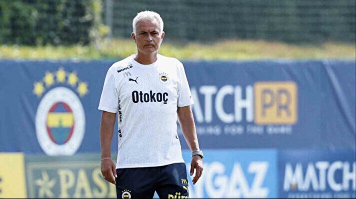 Jose Mourinho kararını verdi! Sezon öncesinde Dusan Tadic ile ilk toplantı gerçekleşti... Jose Mourinho kararını verdi! Sezon öncesinde Dusan Tadic ile ilk toplantı gerçekleşti... - 2. Resim