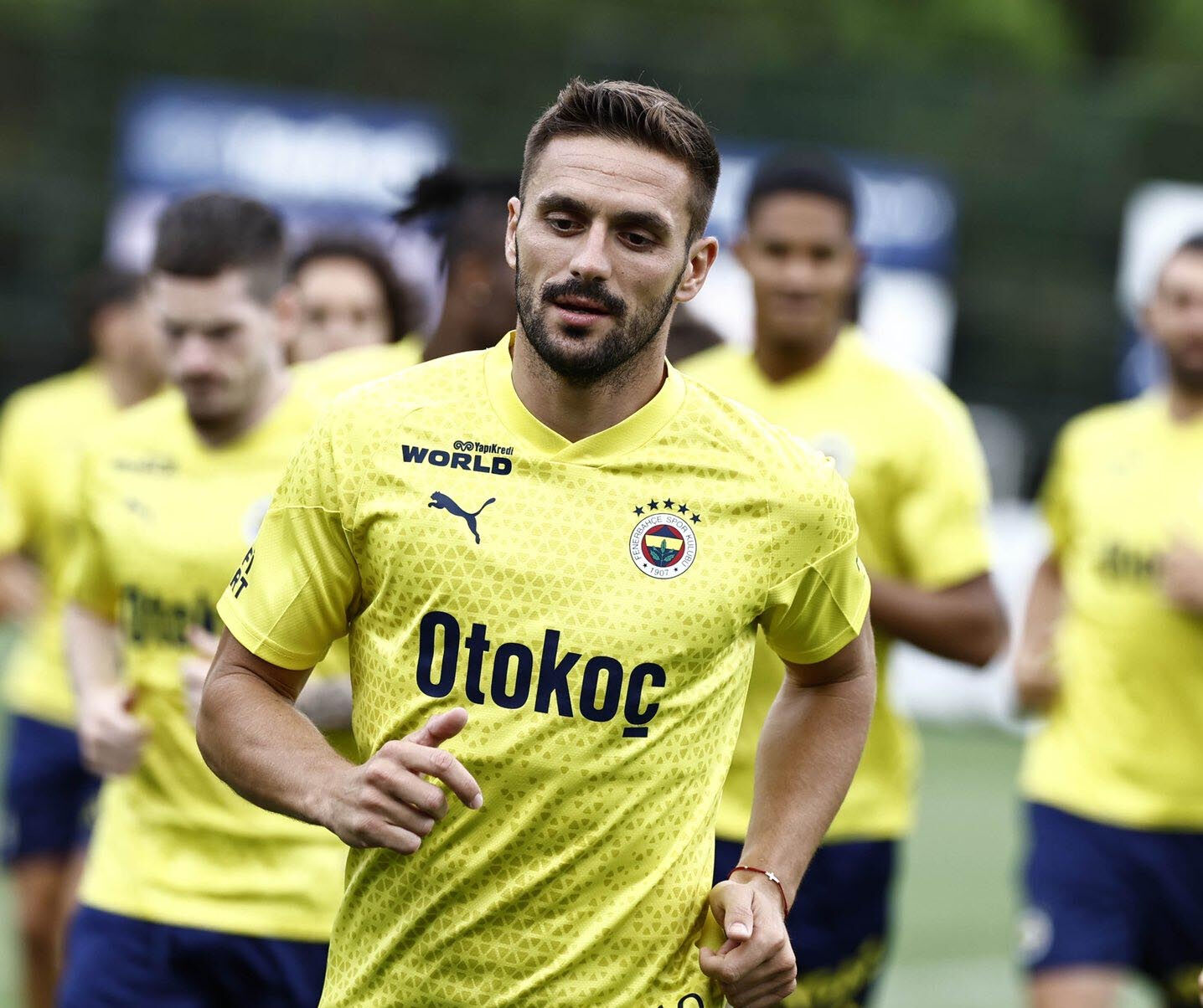 Jose Mourinho kararını verdi! Sezon öncesinde Dusan Tadic ile ilk toplantı gerçekleşti... Jose Mourinho kararını verdi! Sezon öncesinde Dusan Tadic ile ilk toplantı gerçekleşti... - 1. Resim