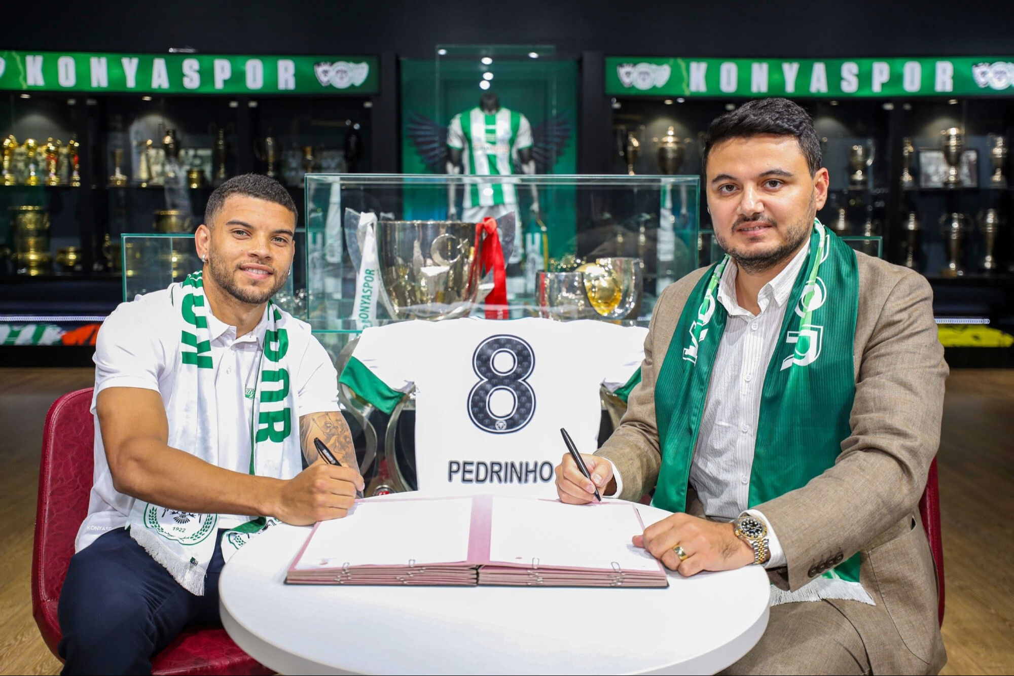 Konyaspor yeni transferini duyurdu! Pedrinho'dan ilk açıklamalar Konyaspor yeni transferini duyurdu! Pedrinho'dan ilk açıklamalar - 1. Resim