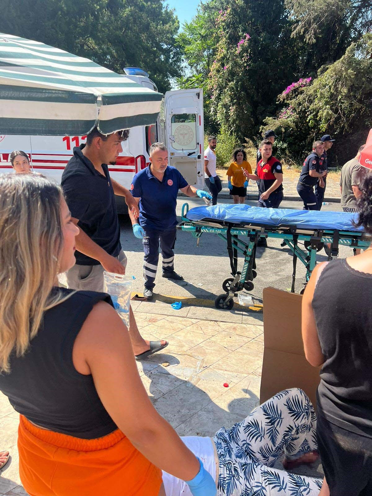 Muğla'da tur otobüsü dehşet saçtı: 2 kişi öldü, çok sayıda yaralı var Muğla'da tur otobüsü dehşet saçtı: 2 kişi öldü, çok sayıda yaralı var - 4. Resim