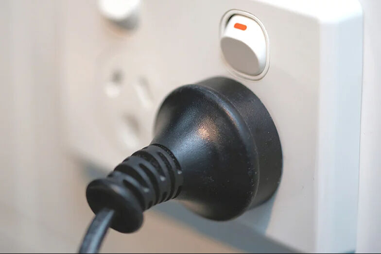 Prizde unutulan cihazlar tehlike saçıyor! Araştırmalara göre kapalı olsalar dahi elektrik tüketiyorlar... Prizde unutulan cihazlar tehlike saçıyor! Araştırmalara göre kapalı olsalar dahi elektrik tüketiyorlar... - 1. Resim