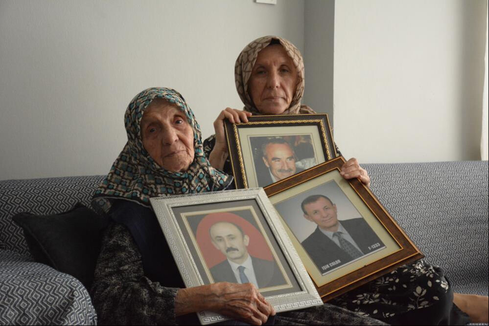 15 Temmuz'da 3 şehit veren 96 yaşındaki Muzaffer Gülşen'in hayali Cumhurbaşkanı Erdoğan ile tanışmak 15 Temmuz'da 3 şehit veren 96 yaşındaki Muzaffer Gülşen'in hayali Cumhurbaşkanı Erdoğan ile tanışmak - 2. Resim