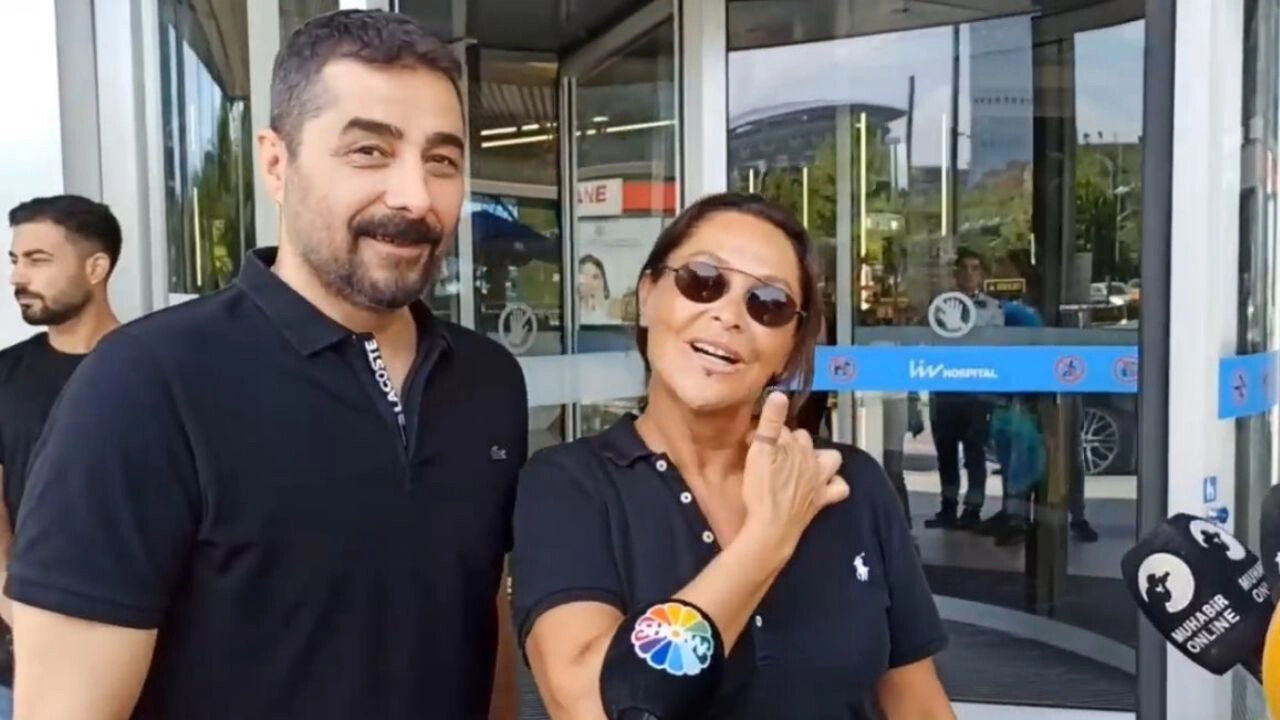 Hülya Avşar, İbrahim Tatlıses'in sağlık durumunu açıkladı Hülya Avşar, İbrahim Tatlıses'in sağlık durumunu açıkladı - 1. Resim