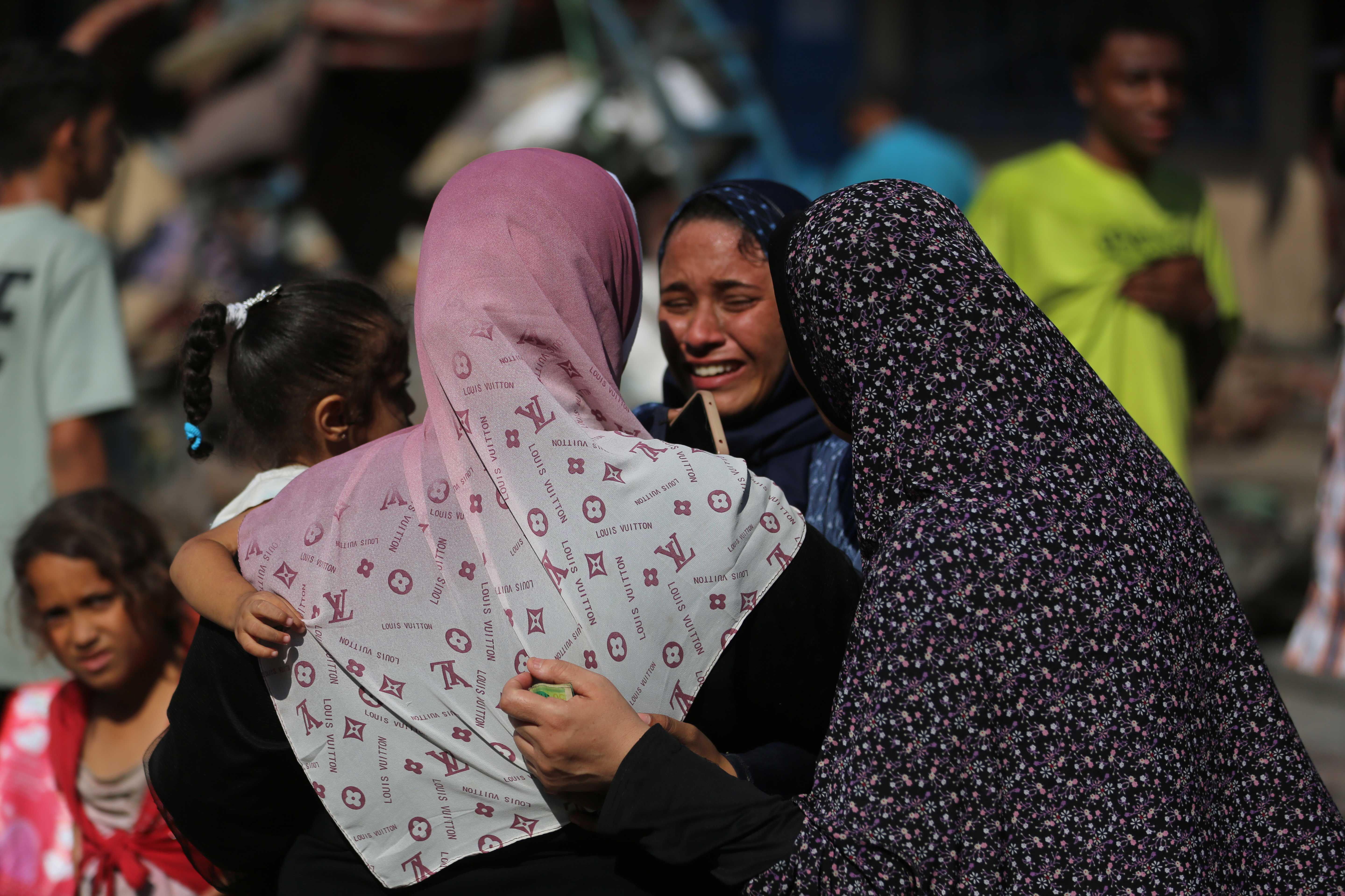 İsrail'den Gazze'de yine katliam! Okula yapılan saldırıda ölü ve yaralılar var İsrail'den Gazze'de yine katliam! Okula yapılan saldırıda ölü ve yaralılar var - 1. Resim