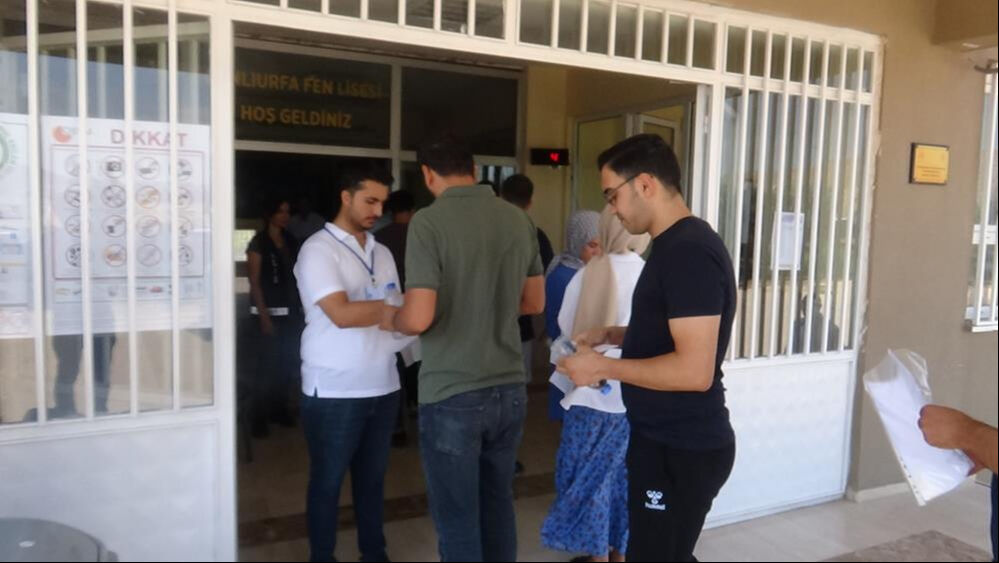 KPSS'ye geç kalanlar sınava alınmadı! Her sene aynı manzara - 1. Resim