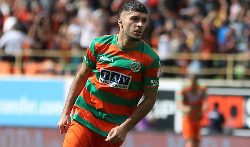 Süper Lig'de transfer yarışı kızıştı! Fenerbahçe, Galatasaray'ın istediği Türk yıldıza talip oldu - 1. Resim