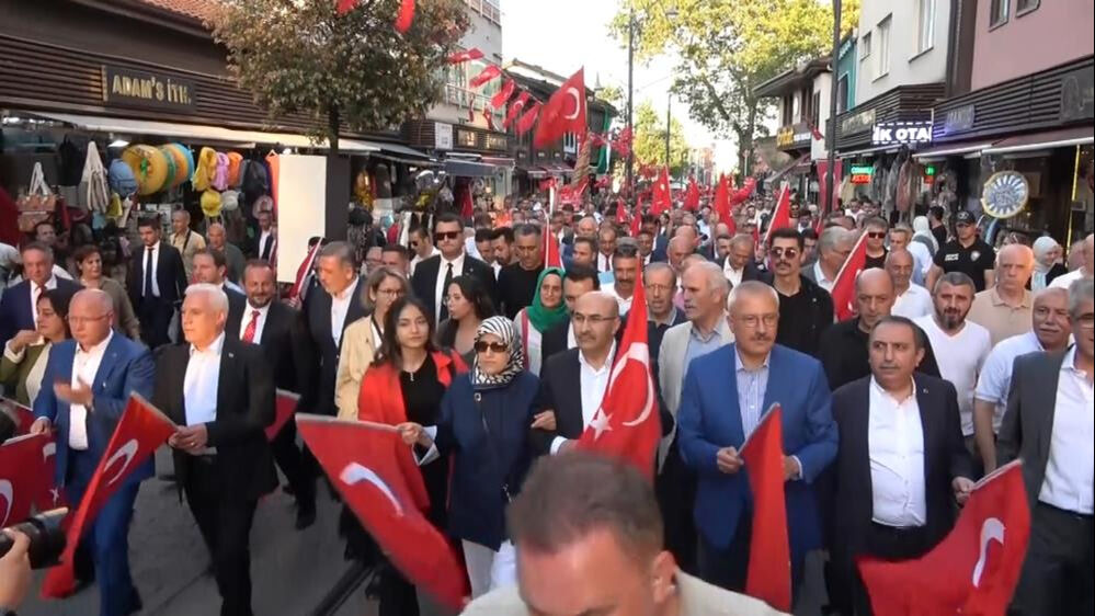 85 milyon 15 Temmuz nöbetinde! Türkiye darbe girişiminin 8. yıl dönümünde tek yürek oldu 85 milyon 15 Temmuz nöbetinde! Türkiye darbe girişiminin 8. yıl dönümünde tek yürek oldu - 7. Resim