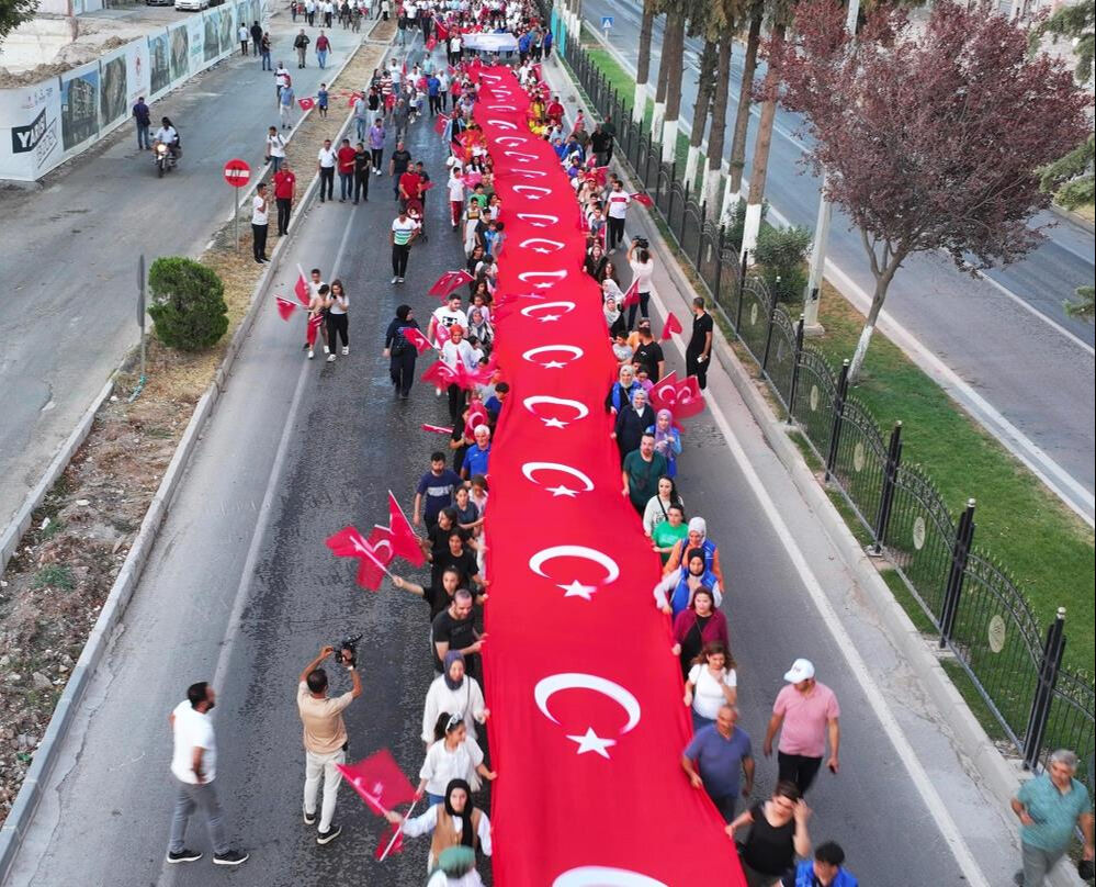85 milyon 15 Temmuz nöbetinde! Türkiye darbe girişiminin 8. yıl dönümünde tek yürek oldu 85 milyon 15 Temmuz nöbetinde! Türkiye darbe girişiminin 8. yıl dönümünde tek yürek oldu - 5. Resim