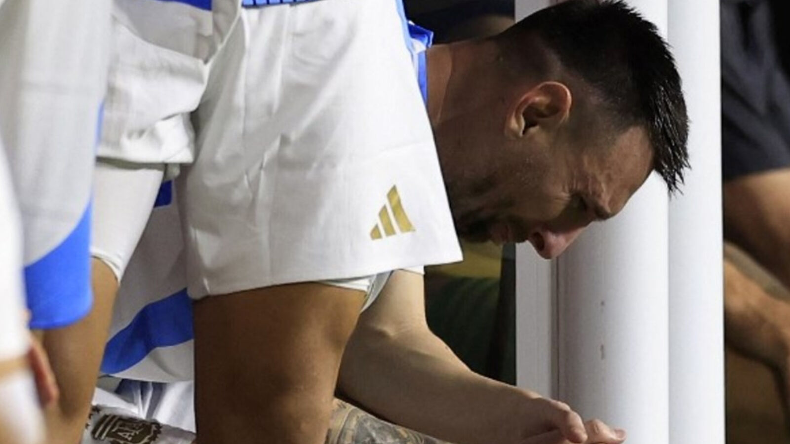 Copa Amerika finaline Messi'nin gözyaşları damga vurdu! Sakatlanınca hüngür hüngür ağladı - 1. Resim