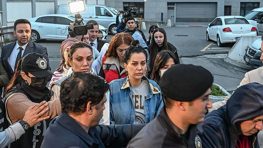 Dilan Polat iddianamesinden yeni ayrıntılar! "Kabak lifli sabun"la para aklama Dilan Polat iddianamesinden yeni ayrıntılar! "Kabak lifli sabun"la para aklama - 1. Resim