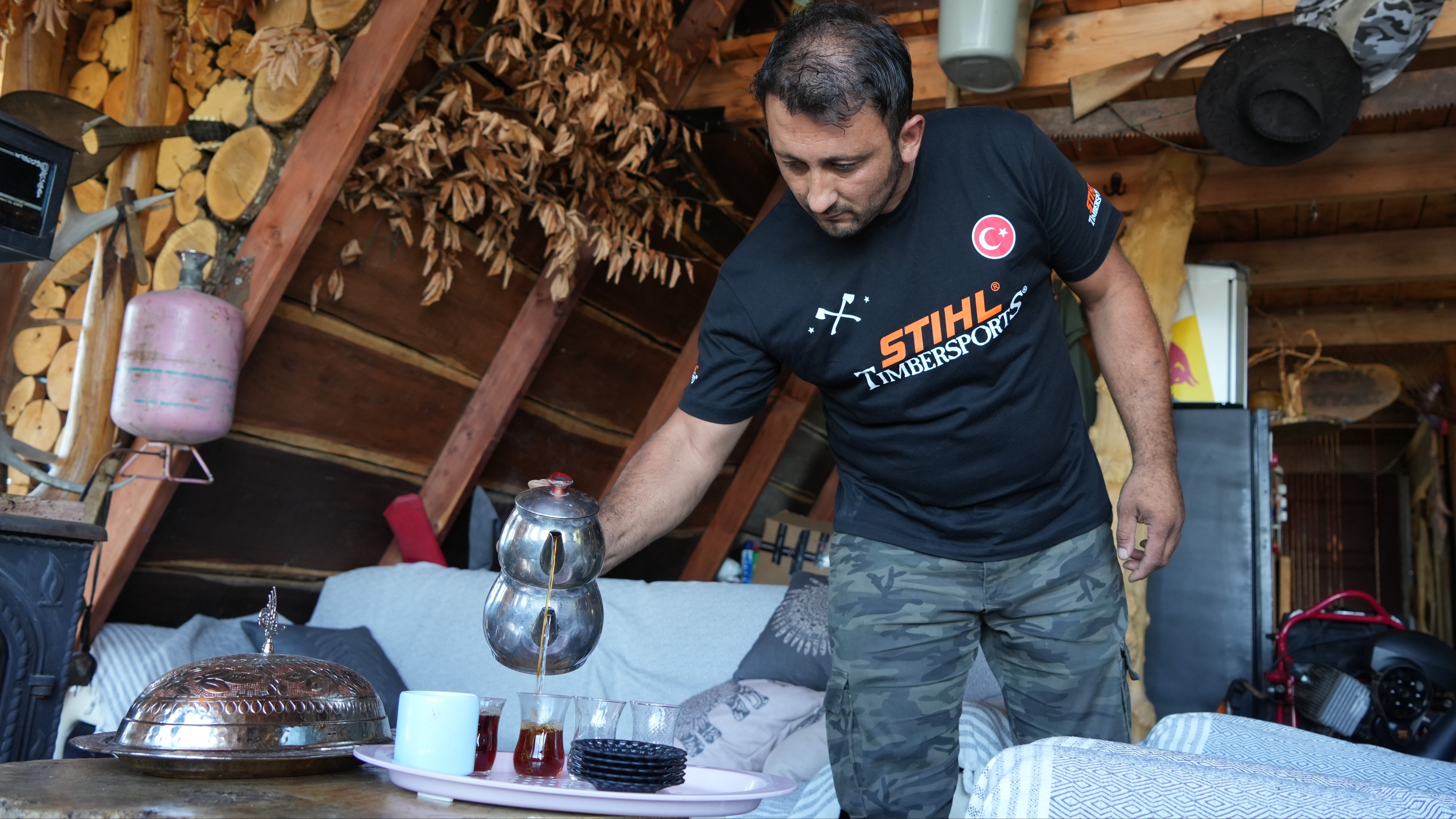 Halit Şahin 3 kişiyi hastanelik etti! 'Ufak bir s&uuml;rt&uuml;şme yaşandı' - 2. Resim