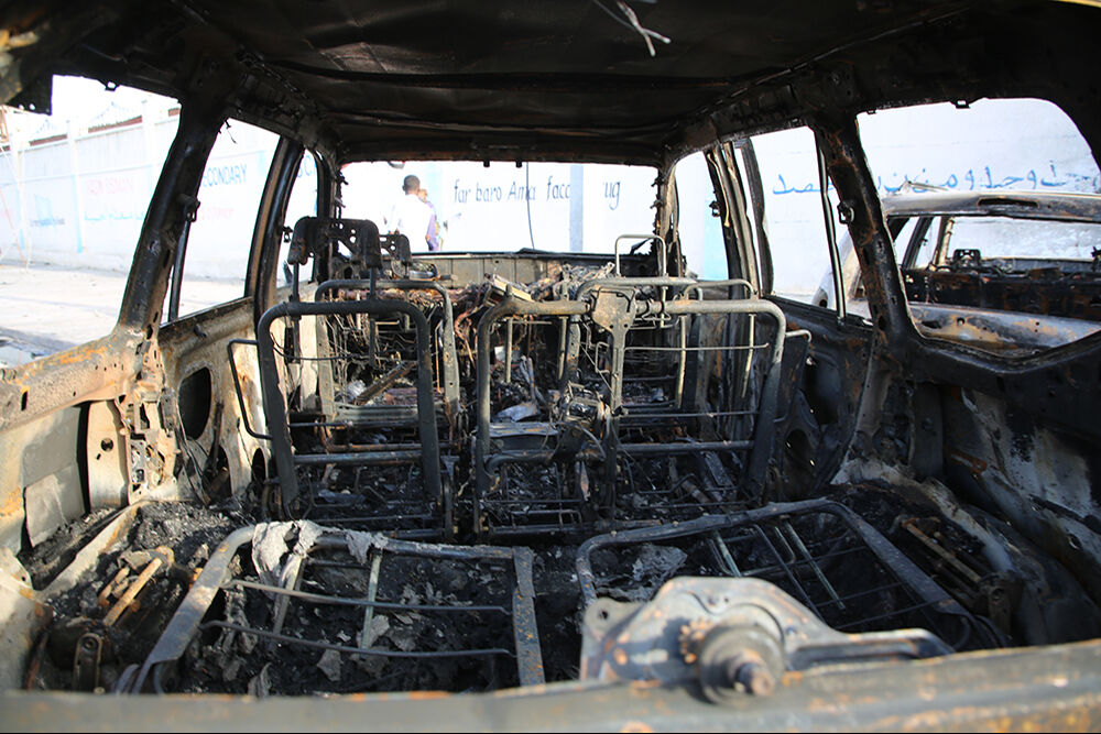 Kafede ma&ccedil; izleyenlere bombalı saldırı! &Ccedil;ok sayıda &ouml;l&uuml; ve yaralı var - 2. Resim