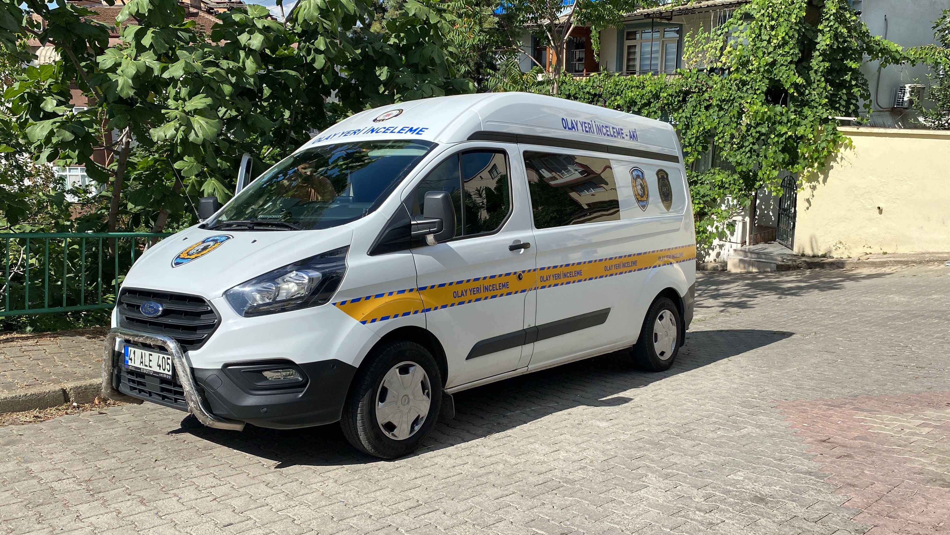 Mahalledeki kötü kokunun sebebi ceset çıktı! Mahalledeki kötü kokunun sebebi ceset çıktı! - 2. Resim