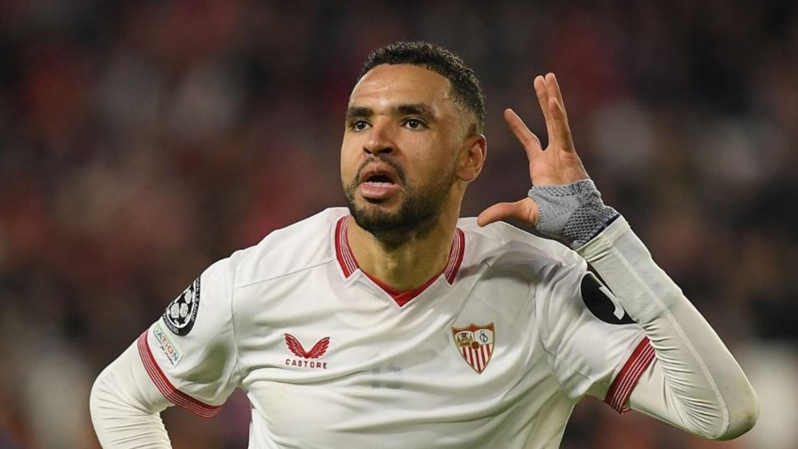 Sevilla'dan Fenerbahçe'ye transferi konuşulan En-Nesyri hakkında açıklama! 'Hoşumuza giden bir teklif yok' Sevilla'dan Fenerbahçe'ye transferi konuşulan En-Nesyri hakkında açıklama! 'Hoşumuza giden bir teklif yok' - 2. Resim